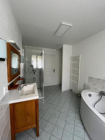 Belle maison familiale de 185 m² – 6 chambres sur 2200 m² terrain