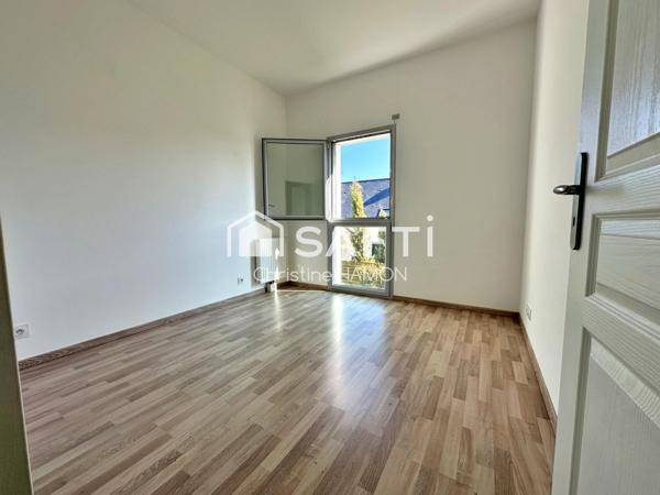 T3 balcon, parking couvert, cave à 500m de la gare