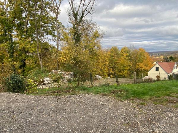 **Terrain constructible 1 458 m² - Libre constructeur - À 5 min de Château-Thierry