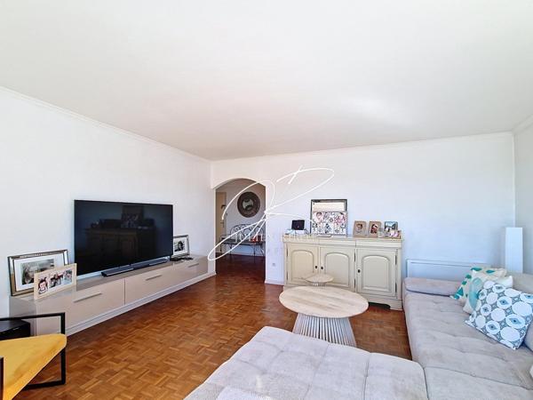 Appartement T5 4 chambres 93 m² parking et cave