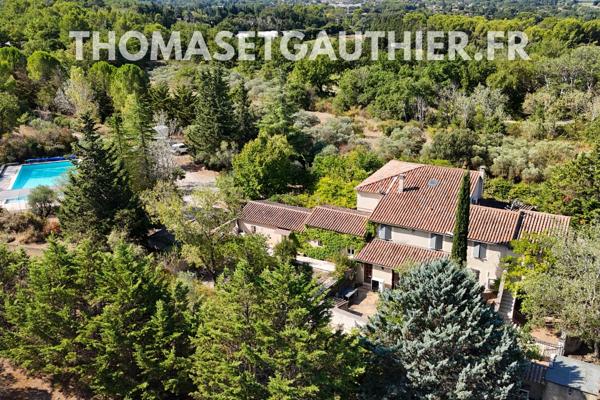 VELLERON – Domaine de 1,3 ha avec maison principale, 4 gîtes et 2 piscines