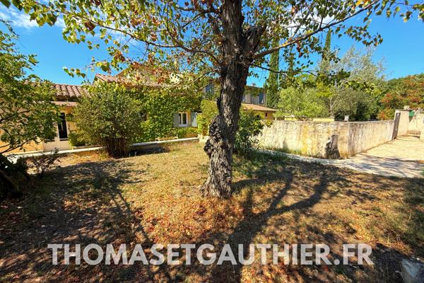 VELLERON – Domaine de 1,3 ha avec maison principale, 4 gîtes et 2 piscines
