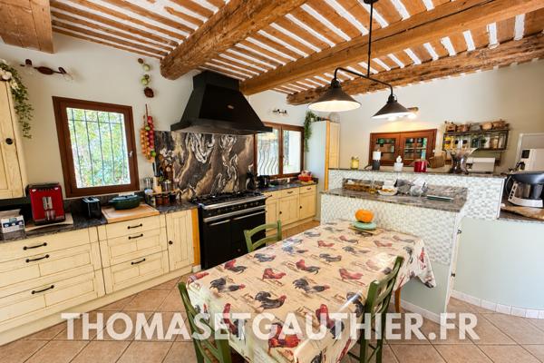 VELLERON – Domaine de 1,3 ha avec maison principale, 4 gîtes et 2 piscines