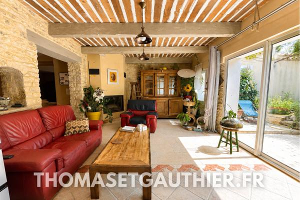 VELLERON – Domaine de 1,3 ha avec maison principale, 4 gîtes et 2 piscines