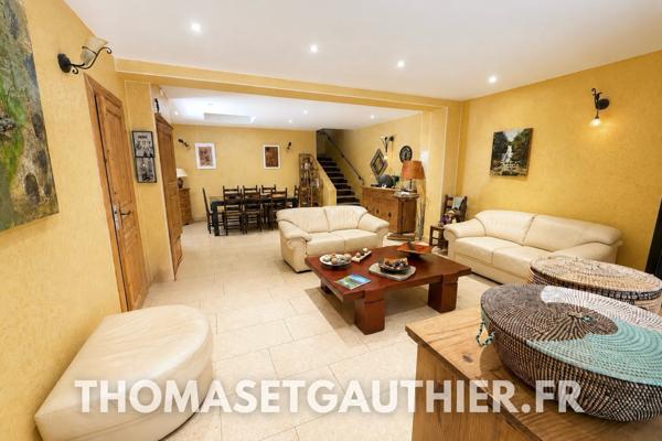 VELLERON – Domaine de 1,3 ha avec maison principale, 4 gîtes et 2 piscines