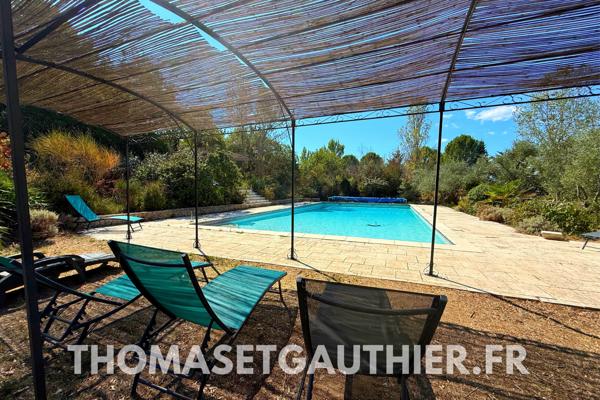 VELLERON – Domaine de 1,3 ha avec maison principale, 4 gîtes et 2 piscines