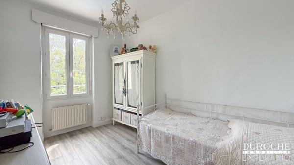 Caderousse 5mn de l'échangeur A7/A9 d'Orange, 30mn de la gare TGV d'Avignon, Maison 138 m² avec piscine