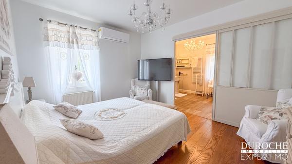 Caderousse 5mn de l'échangeur A7/A9 d'Orange, 30mn de la gare TGV d'Avignon, Maison 138 m² avec piscine