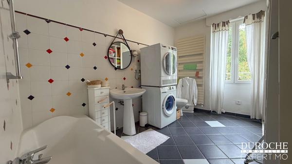 Caderousse 5mn de l'échangeur A7/A9 d'Orange, 30mn de la gare TGV d'Avignon, Maison 138 m² avec piscine