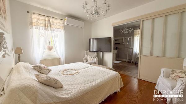 Caderousse 5mn de l'échangeur A7/A9 d'Orange, 30mn de la gare TGV d'Avignon, Maison 138 m² avec piscine