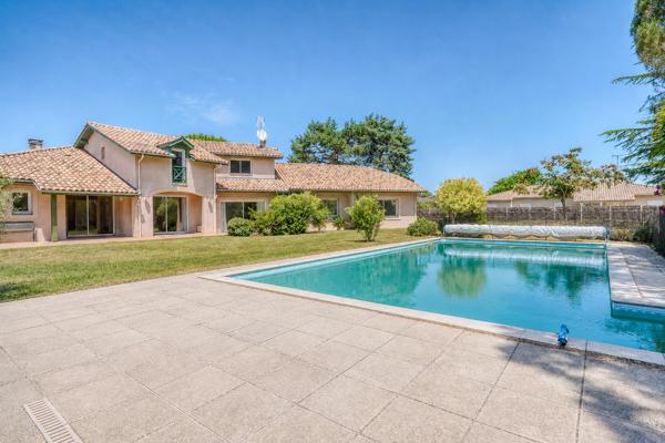 Maison 8 pièces de 261m2 parcelle de 2849m2
