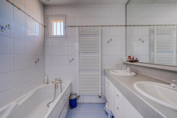 Maison 8 pièces de 261m2 parcelle de 2849m2