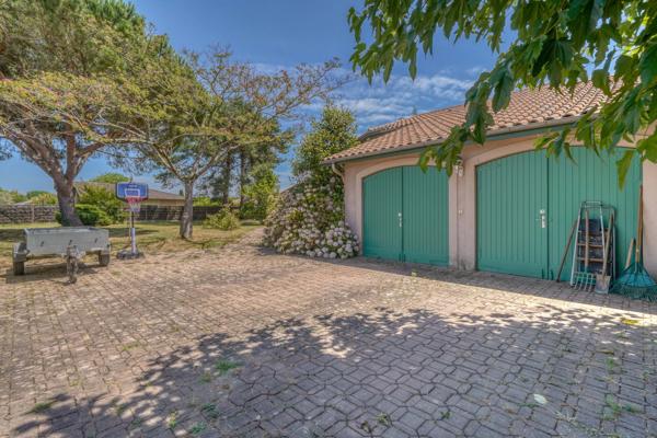 Maison 8 pièces de 261m2 parcelle de 2849m2