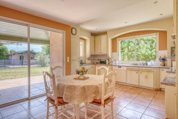 Maison 8 pièces de 261m2 parcelle de 2849m2