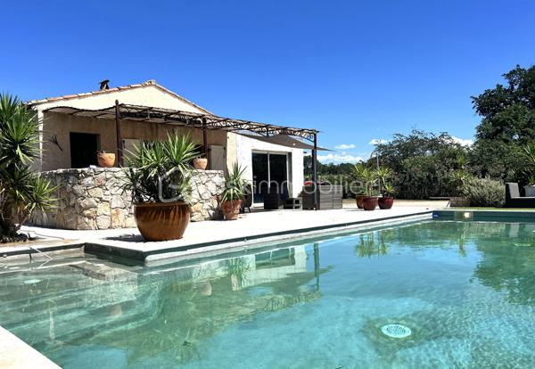 Maison traditionnelle de 212 m²