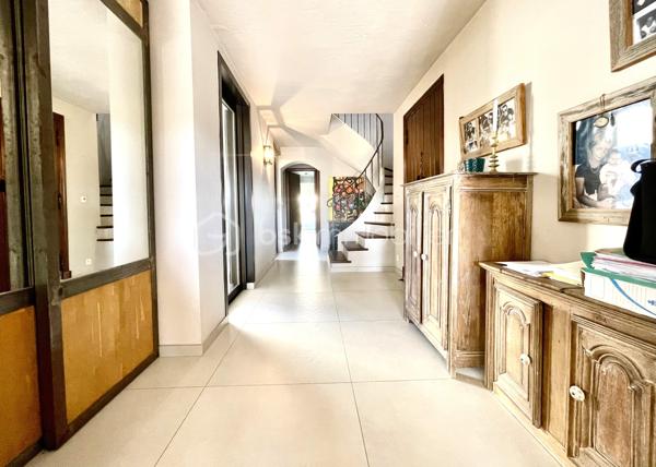 Maison traditionnelle de 212 m²