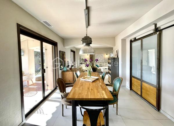 Maison traditionnelle de 212 m²