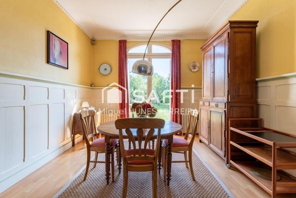 Superbe maison anglo-normande avec dépendance