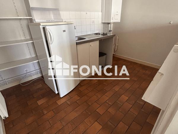 Location Studio 42.11 m² - 2e ETAGE - PORTE 4 Niort 79000