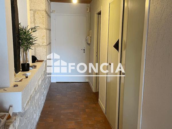 Location Studio 42.11 m² - 2e ETAGE - PORTE 4 Niort 79000