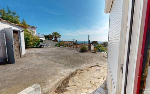 Maison à vendre    3 pièces •  Carqueiranne