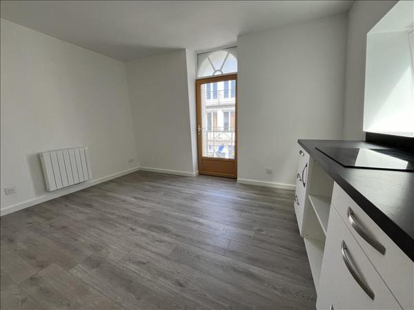Appartement à louer 511 € CC TOURS 1 pièce 25 m² DPE D
