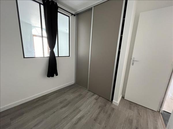 Appartement à louer 511 € CC TOURS 1 pièce 25 m² DPE D