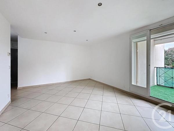 Appartement F3 à vendre  3 pièces - 65,65 m 2   MOISSY CRAMAYEL  - 77