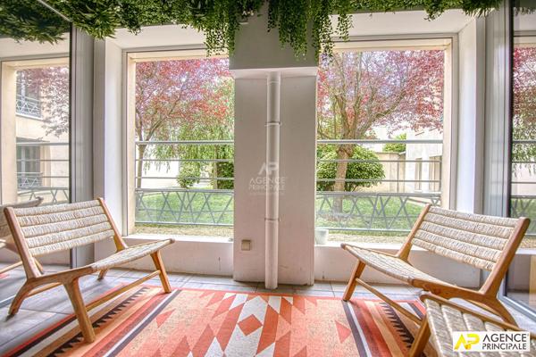 Versailles Montreuil Appartement 4 pièces 87.82 m² carrez + loggia de 6.47 m² et double box 740 000 € **  - Référence  28265