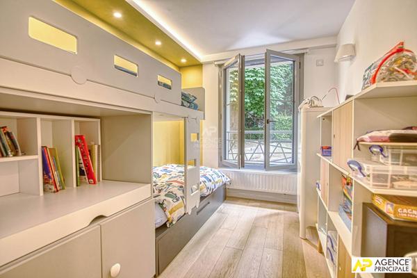 Versailles Montreuil Appartement 4 pièces 87.82 m² carrez + loggia de 6.47 m² et double box 740 000 € **  - Référence  28265