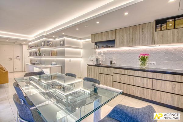 Versailles Montreuil Appartement 4 pièces 87.82 m² carrez + loggia de 6.47 m² et double box 740 000 € **  - Référence  28265