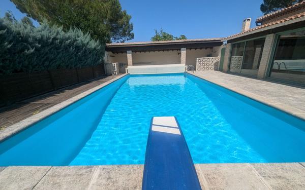 Maison à vendre    5 pièces • 170 m2 Entraigues-sur-la-Sorgue