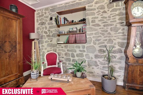 EXCLUSIVITE : Maison plain pied T7 -154m² - PISCINE - Terrain de 4000m² / 5 chambres+1 bureau  / MALEMORT