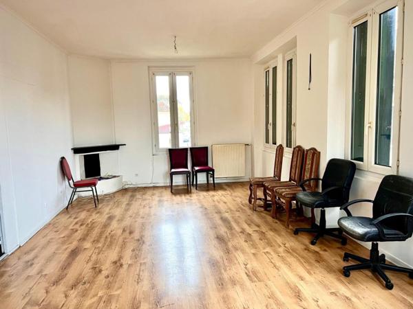 Immeuble de rapport avec cachet à rénover