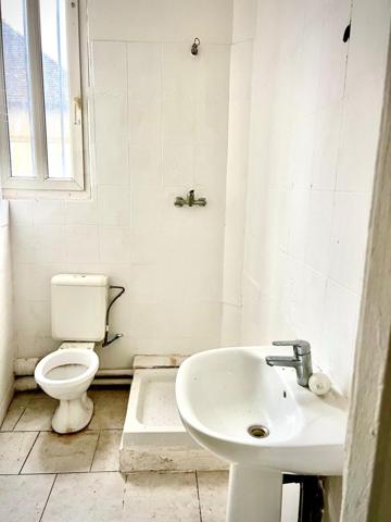 Immeuble de rapport avec cachet à rénover