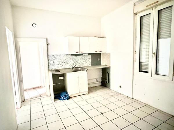 Immeuble de rapport avec cachet à rénover