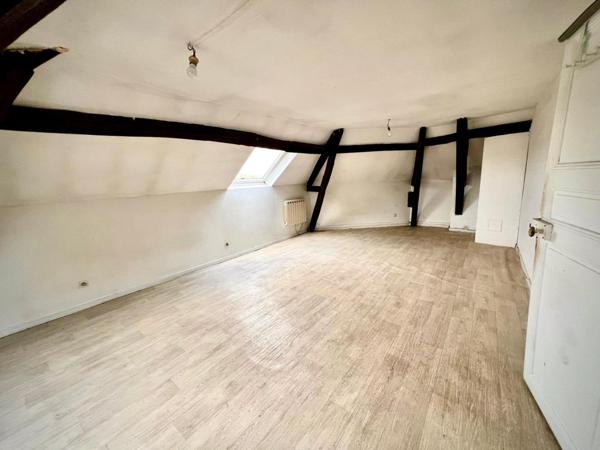 Immeuble de rapport avec cachet à rénover