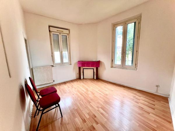 Immeuble de rapport avec cachet à rénover