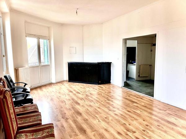 Immeuble de rapport avec cachet à rénover