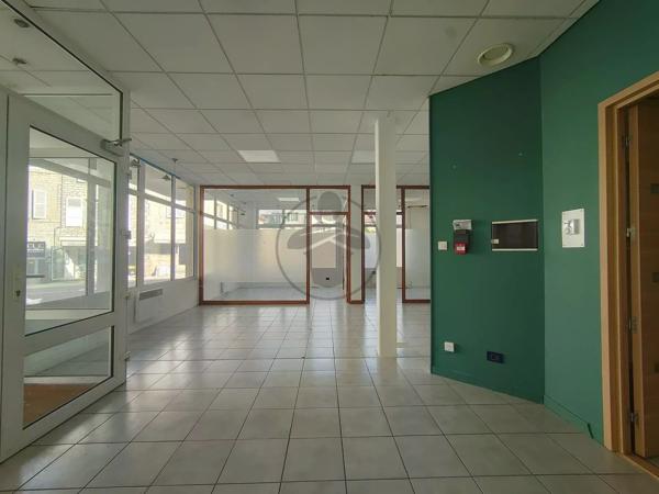 Vente                                                      Local commercial
                        
                     4 pièces                      87 m2                     à Baume-les-Dames