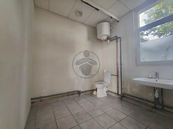 Vente                                                      Local commercial
                        
                     4 pièces                      87 m2                     à Baume-les-Dames