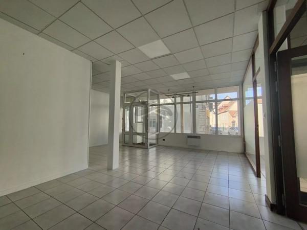 Vente                                                      Local commercial
                        
                     4 pièces                      87 m2                     à Baume-les-Dames
