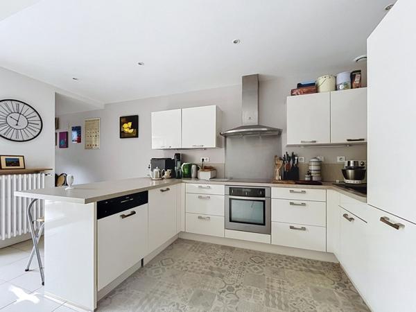 Maison 544 440 € Rochefort 7 p 200 m² DPE C
