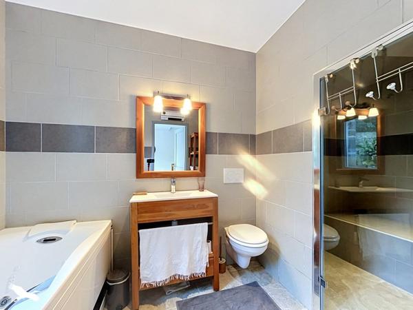 Maison 544 440 € Rochefort 7 p 200 m² DPE C