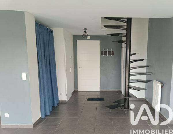 Maison à vendre 5 pièces 102 m² Saint-Martin-la-Plaine