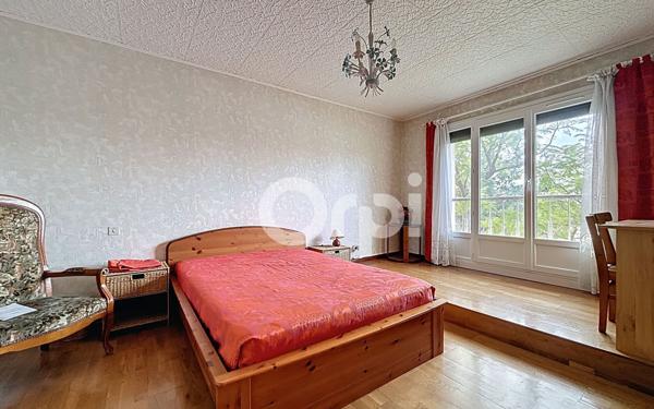 Maison à vendre    3 pièces • 95 m2 Bages