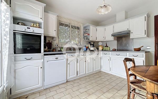 Maison à vendre    3 pièces • 95 m2 Bages