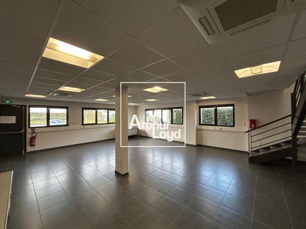 Bâtiment de bureaux à louer à Plaisance-du-Touch avec terrasse