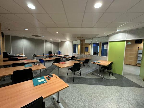 BUREAUX à LOUER de 864.7 m²