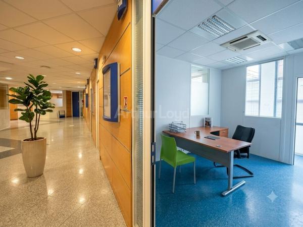 BUREAUX à LOUER de 864.7 m²